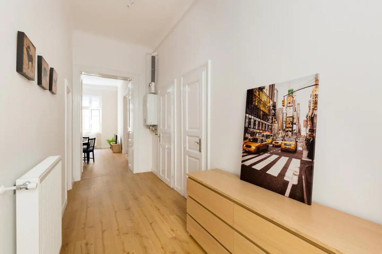 Kresz Geza 29 Westend Station 2 Bedrooms+Living Ac Budapest Eksteriør bilde